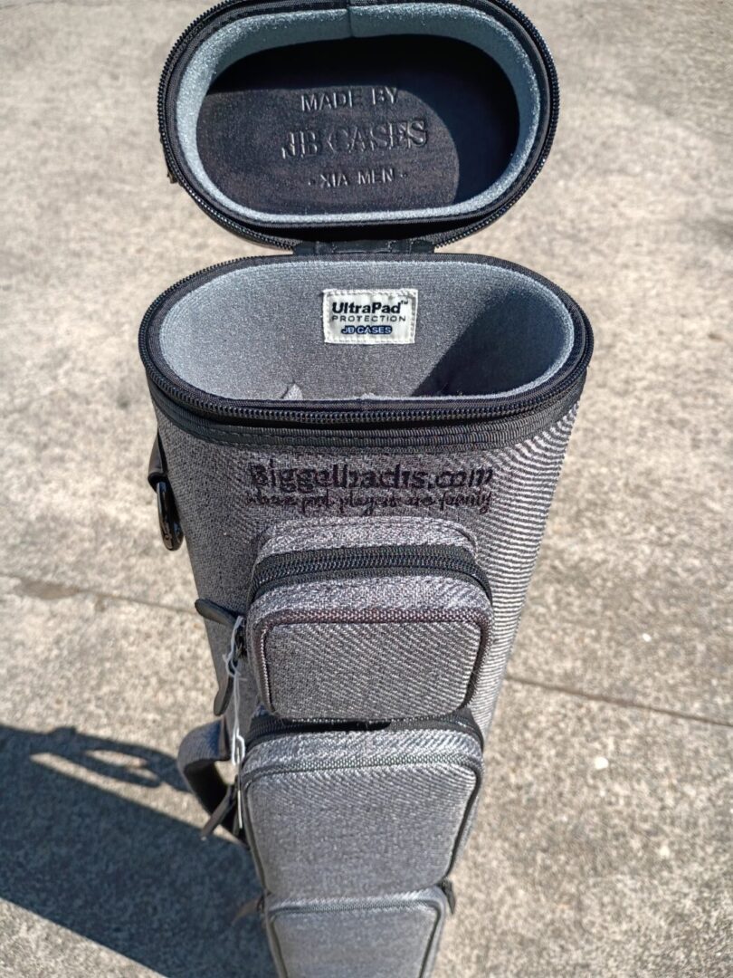 Biggelbachs 4x8 Grey Tweed w/ Black case by JB Cases - Image 2