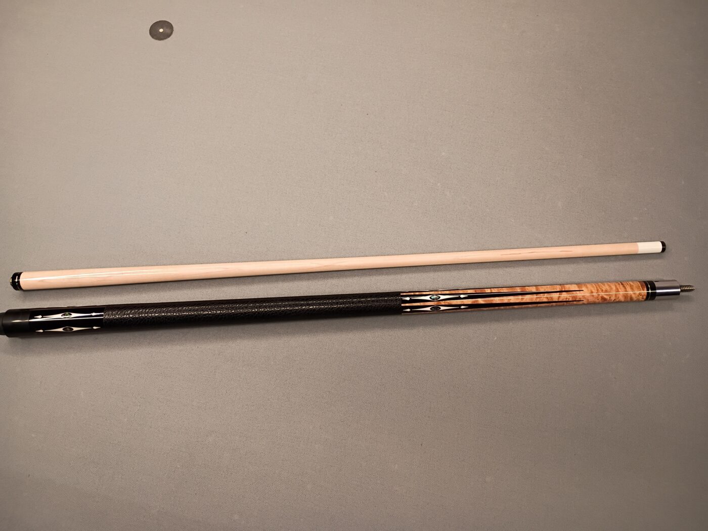 Schon Custom Cue – Six Points, Birdseye Maple & Mother-of-Pearl - Image 17
