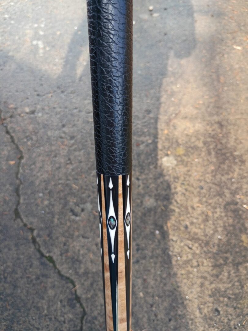 Schon Custom Cue – Six Points, Birdseye Maple & Mother-of-Pearl - Image 10