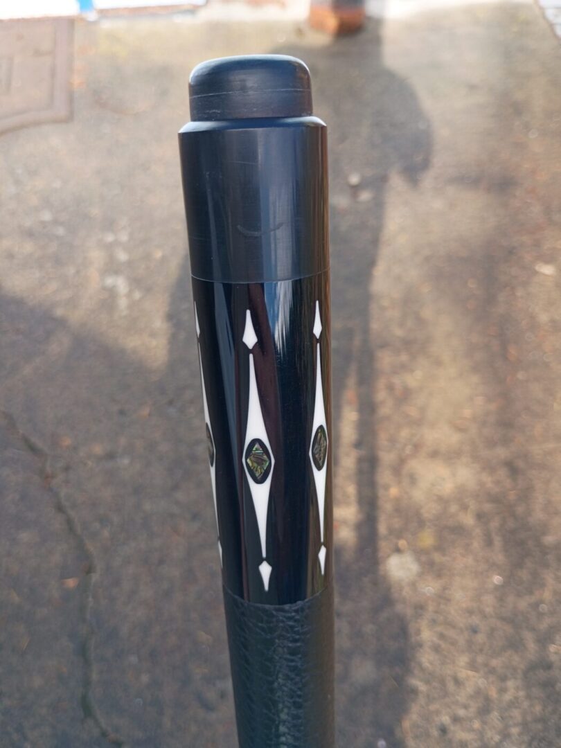 Schon Custom Cue – Six Points, Birdseye Maple & Mother-of-Pearl - Image 9