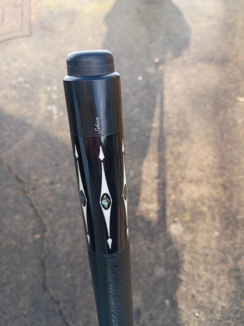 Schon Custom Cue – Six Points, Birdseye Maple & Mother-of-Pearl - Image 7