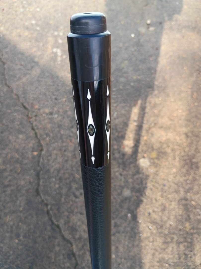 Schon Custom Cue – Six Points, Birdseye Maple & Mother-of-Pearl - Image 5